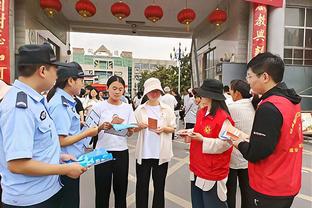 记者：由于吕迪格受伤，接下来两场比赛琼阿梅尼客串中卫